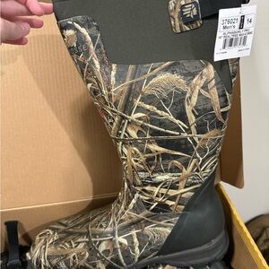 New with tags, Lacrosse Men’s 18” Alphaburly Boots